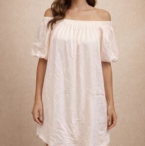 Nwt bubble sleeve blush Forever 21 dress